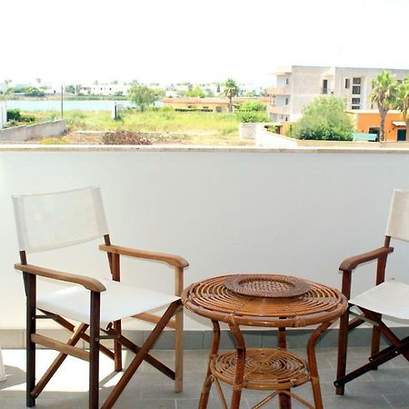 Sunkiss Apartment 500Mt Dal Mare 切萨雷奥港 外观 照片
