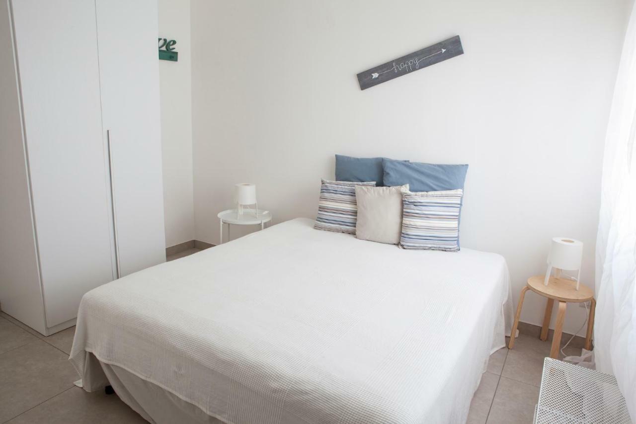 Sunkiss Apartment 500Mt Dal Mare 切萨雷奥港 外观 照片